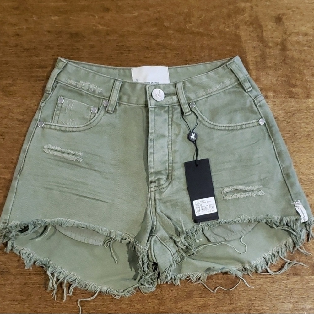 One Teaspoon Women's Green Distressed Denim Shorts 23